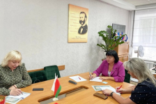 Член Совета Республики А.Смоляк провела «прямую телефонную линию» и прием граждан