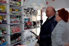 Д.Демидов провел мониторинг цен в универмаге «Дом торговли Новополоцка»