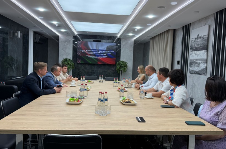 Член Совета Республики Э.Гаврилкович встретился с делегацией Краснинского муниципального района Липецкой области Российской Федерации