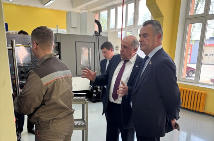 А.Сидоров: «Сегодня лучшие инвестиции – это 
инвестиции в человеческий капитал» 
