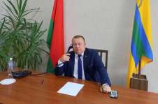 Член Совета Республики Ю.Васильцов провел прямую телефонную линию по вопросам семейной политики, брака и семьи