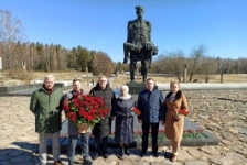 Член Совета Республики В.Ананич почтил память жертв Хатынской трагедии