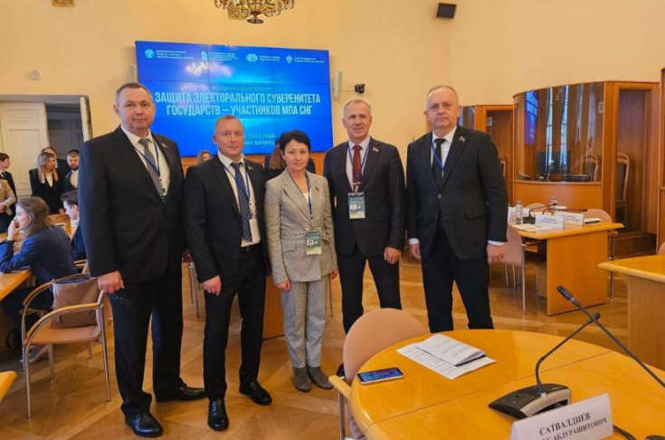 Члены Совета Республики В.Лукьянов и Ф.Яшков приняли участие в семинаре и международном форуме МПА СНГ в Санкт-Петербурге