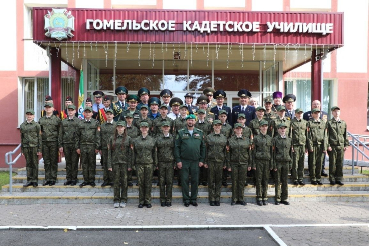 Андрей Кривоносов поздравил с Днем знаний воспитанников Гомельского кадетского училища