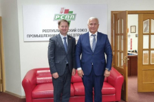 А.Васильев встретился с председателем Республиканского союза промышленников и предпринимателей А.Швец