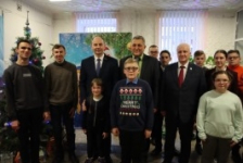 Член Совета Республики А.Кушнаренко принял участие в благотворительной акции «Наши дети»