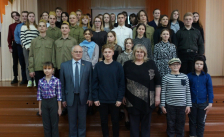 Член Совета Республики Ю.Деркач в рамках проекта «ШАГ» посетил гимназию г. Витебска