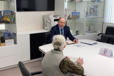 Член Совета Республики А.Кушнаренко провел личный прием граждан