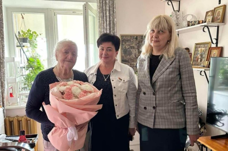 «Мы никогда не забудем священный подвиг!» А.Смоляк присоединилась к акции «Совет Республики с благодарностью к ветеранам» и поздравила с наступающим Днем Победы бывших узниц фашистских концлагерей