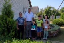 Член Совета Республики А.Шолтанюк принял участие в благотворительной акции «Поможем собрать детей в школу»
