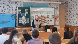 Елена Журавлёва в рамках информационно-образовательного проекта "ШАГ" встретилась со старшеклассниками средней школы № 1 г.п. Городея