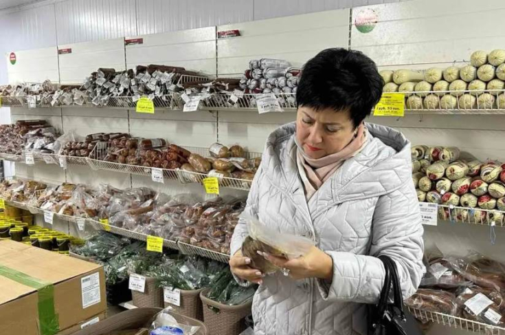 Член Совета Республики А.Смоляк провела мониторинг цен в магазинах Гомеля