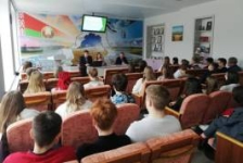 Члены Молодежного совета (парламента) провели открытый диалог в столичной школе