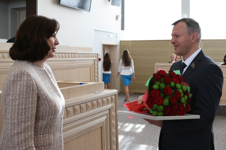 Член Совета Республики О.Романов награжден Почетной грамотой Национального собрания Республики Беларусь
