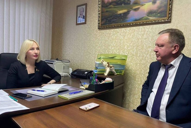 Член Совета Республики Е.Стальбовская провела личный прием граждан и прямую телефонную линию в аг. Озеры