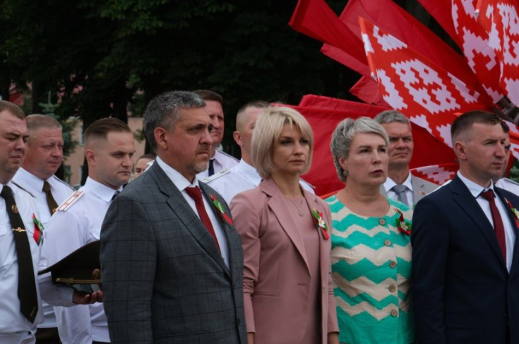 А.Новиков и К.Пантюхова приняли участие в торжественном митинге на Аллее Героев в Гомеле