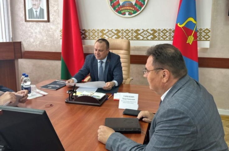 Э.Гаврилкович в рамках единого дня приема граждан в Брестской области выслушал людей в Пинском райисполкоме