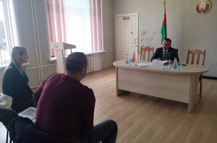Член Совета Республики А.Пищ провел выездной прием граждан