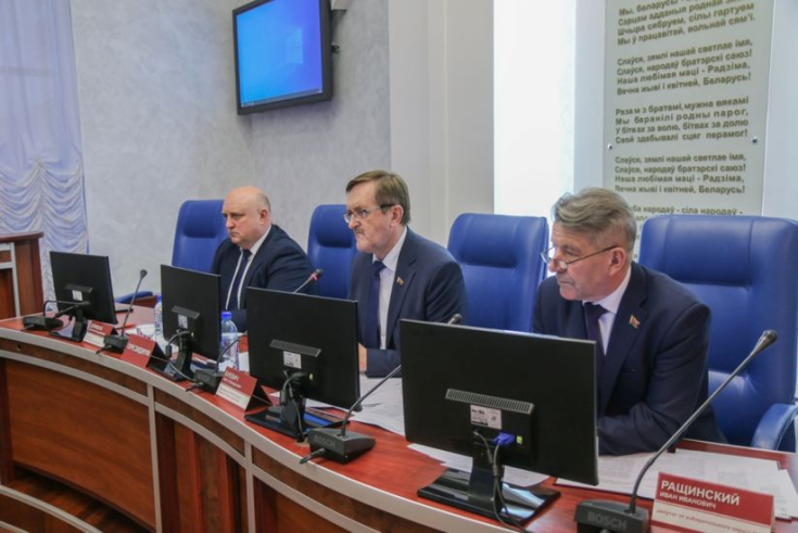 Член Совета Республики Д.Демидов принял участие в очередной сессии Новополоцкого городского Совета депутатов