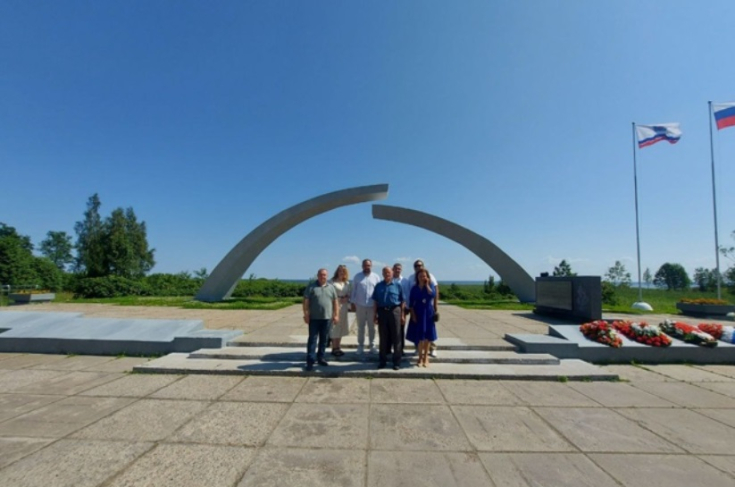 Член Совета Республики А.Максимчук посетил мемориал «Разорванное кольцо» и музейно-мемориальный комплекс «Дорога жизни» в Ленинградской области