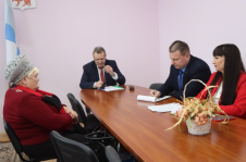 Член Совета Республики В.Полищук провел выездной прием граждан в Мстиславком райисполкоме