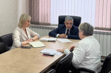 Член Совета Республики Г.Т. Барсамян провел выездной прием граждан и прямую телефонную линию