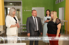 Член Совета Республики А.Пищ посетил школы г. Кобрина и Кобринского района