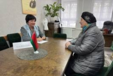 Член Совета Республики А.Смоляк провела прямую телефонную линию и прием граждан