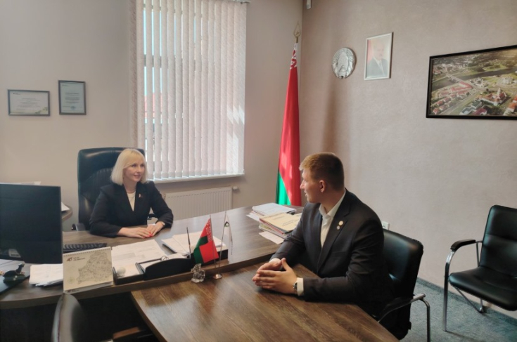 Член Совета Республики Е.Стальбовская провела личный прием граждан в г. Гродно