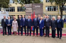 Член Совета Республики А. Жамойда принял участие в открытии гражданской инициативы «80 салютов Победы»