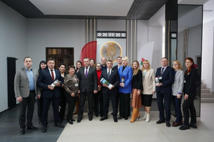 А.Горошкин принял участие в торжественной передаче монет от членов Октябрьской и Ленинской районных организаций РОО «Белая Русь»