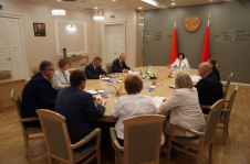 Наталья Кочанова расставила акценты в работе местных властей и депутатов по выполнению поручения Президента