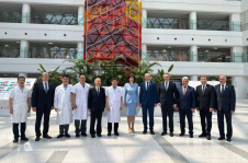 Официальная парламентская делегация Республики Беларусь посетила больницу «Чаоян» в Пекине
