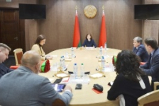 Наталья Кочанова поздравила руководителей центральных белорусских телеканалов с юбилеем