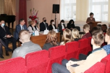 Член Совета Республики А.Шишкин встретился с молодежью Рогачевского района
