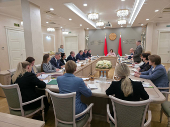 Председатель Совета Республики Наталья Кочанова провела рабочее совещание с членами Президиума и руководителями структурных подразделений Секретариата