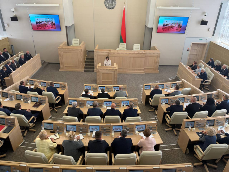 «Главный ориентир — укрепление государственности и защита интересов белорусского народа»: стартовала пятая сессия Совета Республики