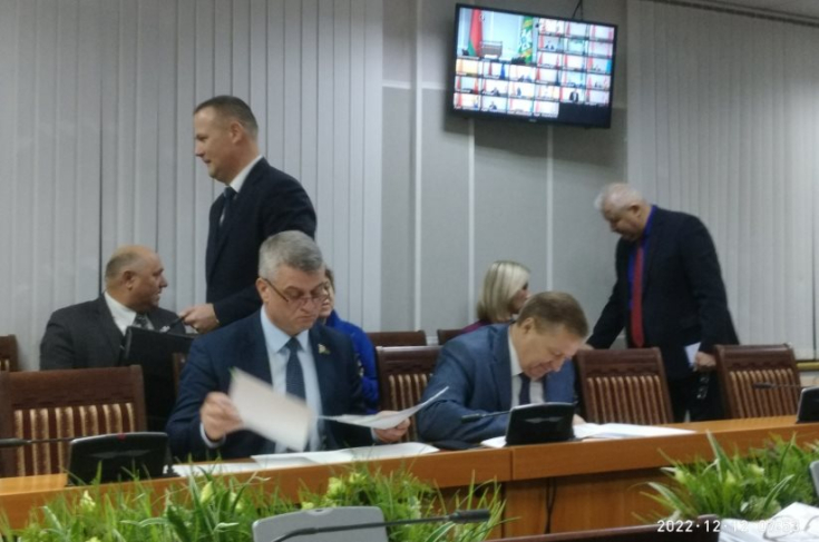 Член Совета Республики А.Неверов принял участие в заседании облисполкома
