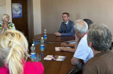Член Совета Республики Г.Лапицкий провел встречу с руководителями делегаций