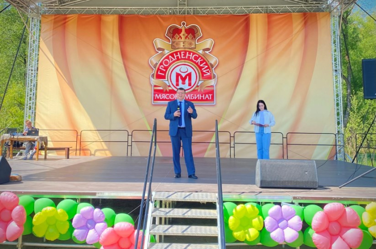 Член Совета Республики О.Иванов принял участие в празднике, приуроченном к Международному дню защиты детей