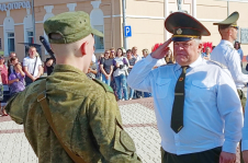 А.Кривоносов принял участие в торжественной церемонии принятия присяги курсантами военно-транспортного факультета БелГУТа