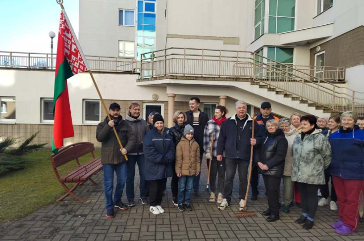 Член Совета Республики А.Янушко принял участие в Республиканском субботнике