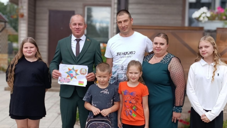 Сердца — детям: Сергей Мелешкин поддержал школьников Браславщины и Поставщины