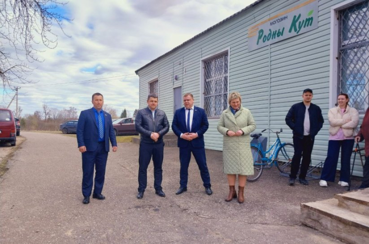 «Сильные регионы – приоритетное направление развития страны». Е.Фурс посетила Россонский район