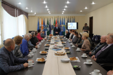 Член Совета Республики А.Неверов поздравил ветеранов труда с Днем пожилого человека
