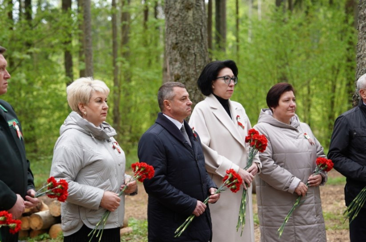 Член Совета Республики А.Горошкин принял участие в открытии восстановленного партизанского лагеря