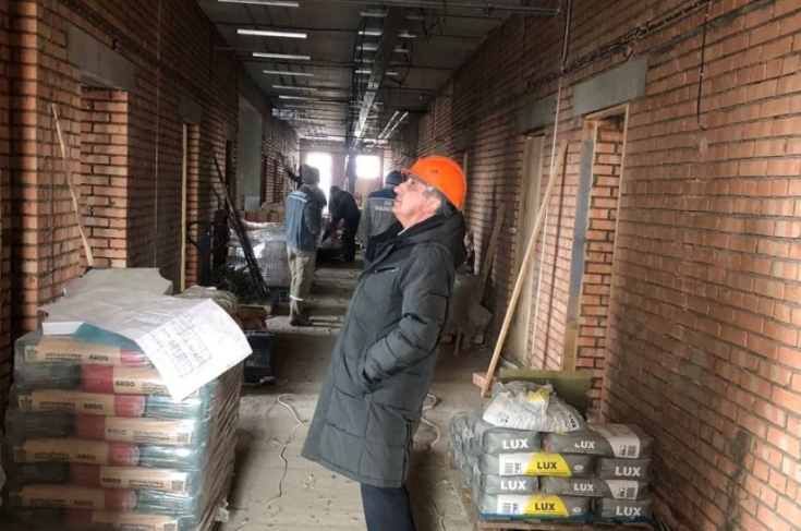 Член Совета Республики Г.Барсамян посетил строящуюся амбулаторию в аг. Юзуфово