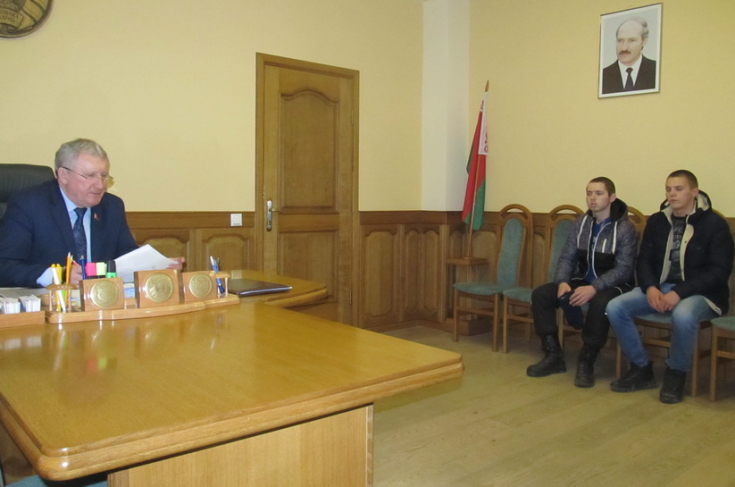 Член Совета Республики 
В.Маркевич провел 
личный прием граждан и «прямую телефонную линию»