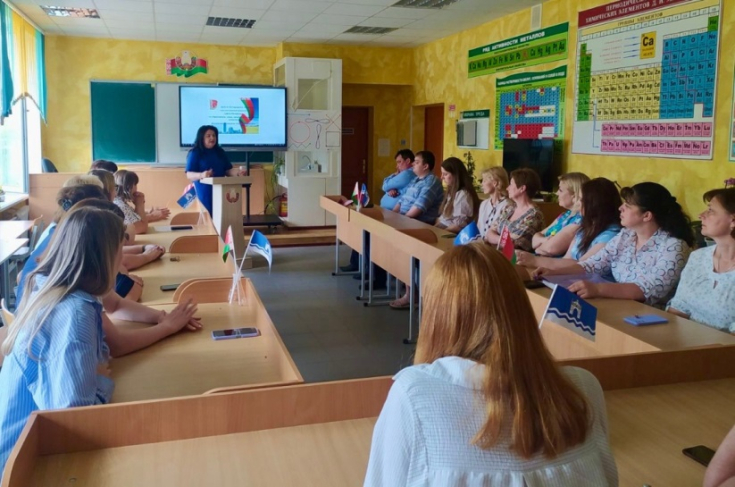 Член Совета Республики Т.Игнатюк провела встречу с коллективом Первомайской средней школы имени И.И.Волосевича