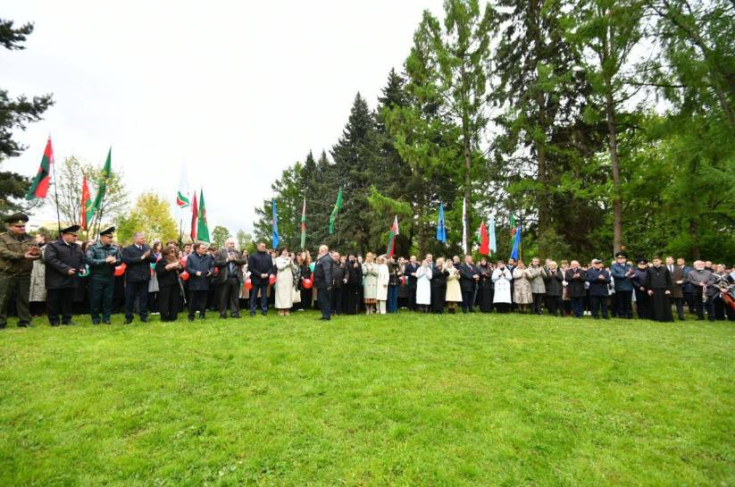 Члены Совета Республики Г.Лапицкий и С.Мелешкин приняли участие в международном проекте «Аллея 80-летия Великой Победы»